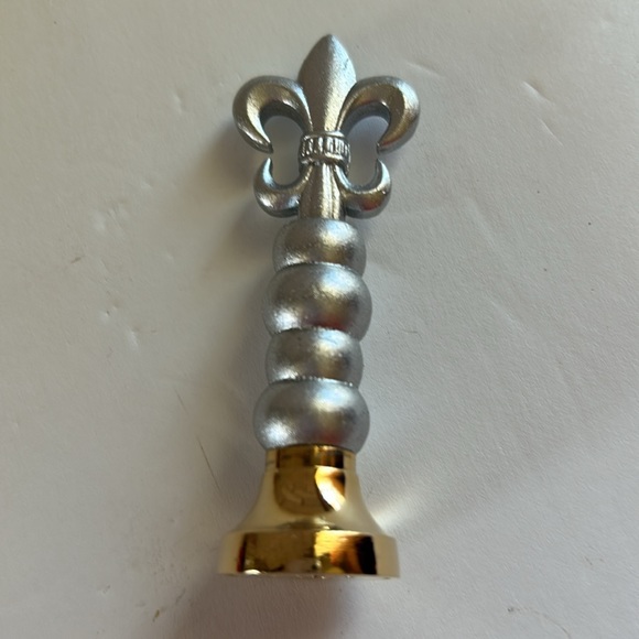 Gartner Studios “P” Wax Stamper - Picture 3 of 5